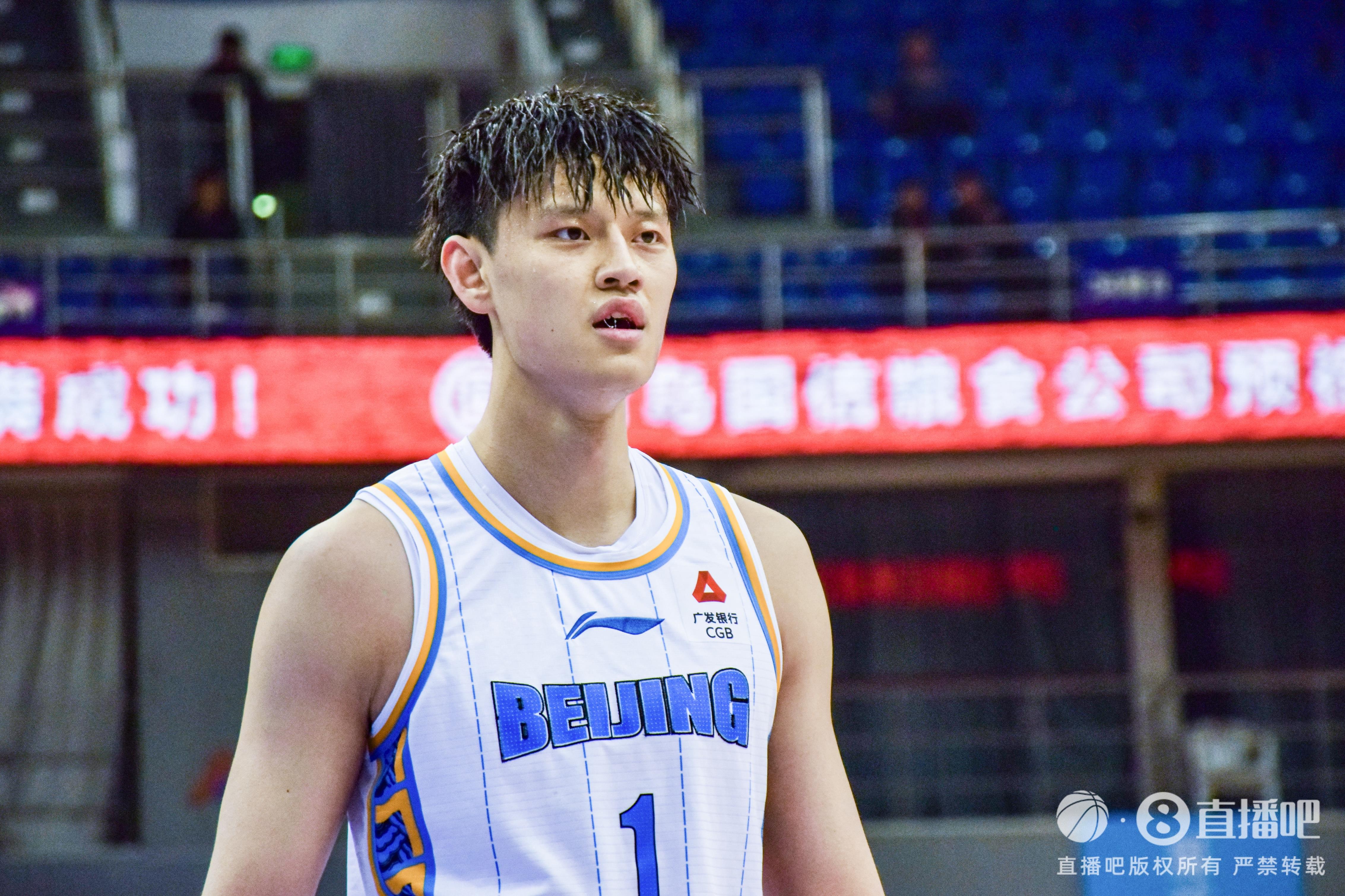 7次大帽相當(dāng)炸裂！曾凡博替補(bǔ)砍16分7板7帽 大帽絕殺遼寧！